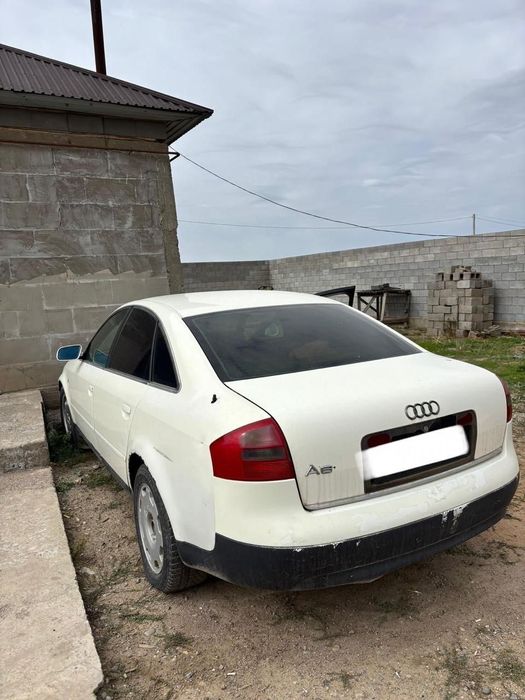 Audi A6 2000 года