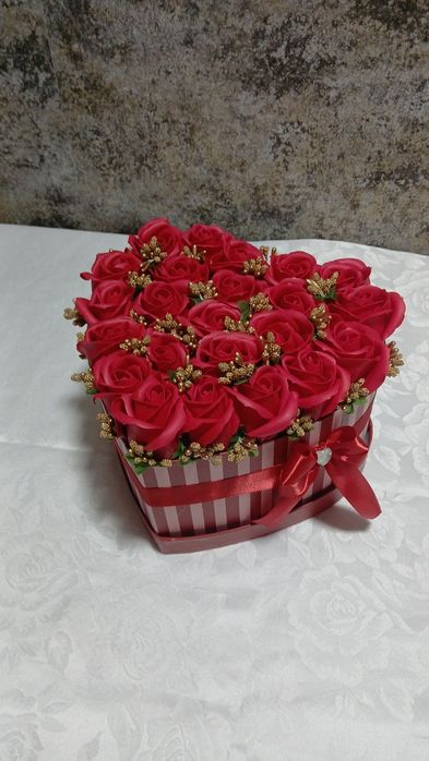 Cadouri Artizanale Premium - Flori Satin & Săpun (Mărțișoare, Buchete,