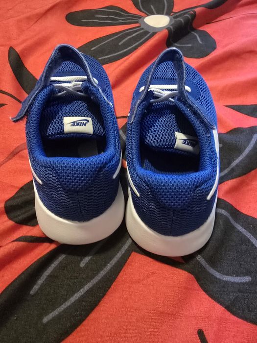 Adidasi nike marimea 27