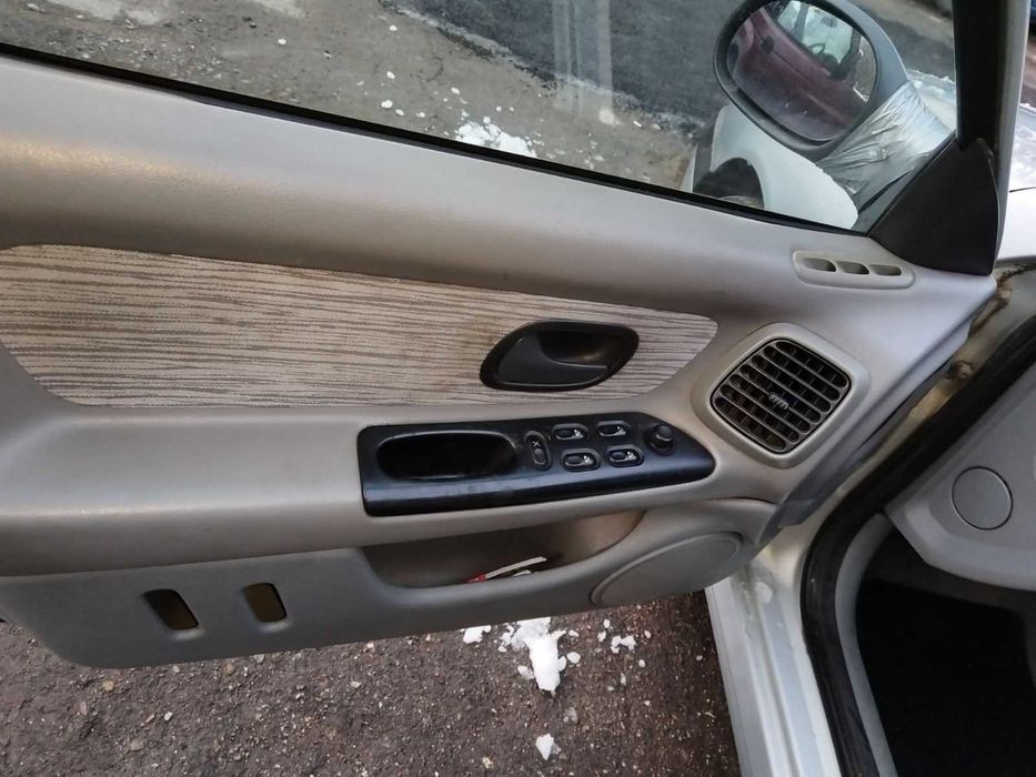 Рено лагуна 1,9 dti комби обслужено Винетка 6 2026 и гражданска