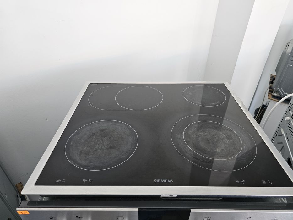 Фурна за вграждане с керамичен плот  SIEMENS