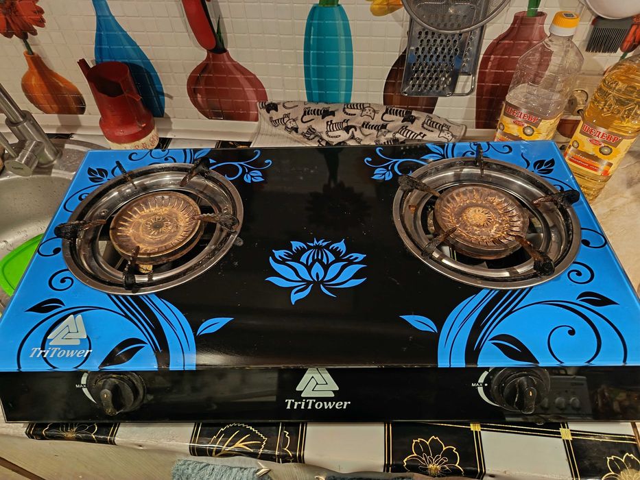 Продам газовую плиту