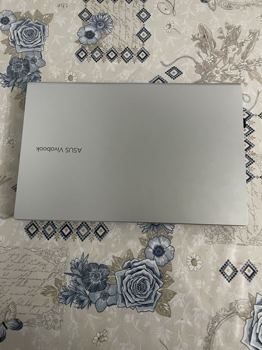 Asus vivobook sotiladi