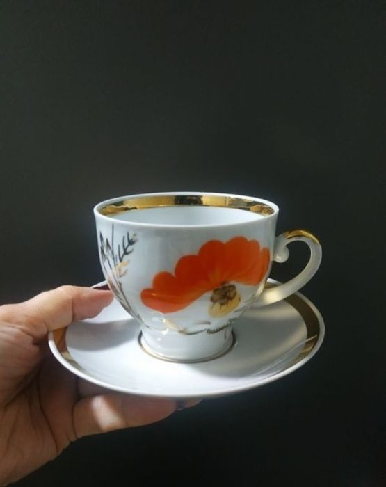 Чашки с блюдцами. См. все фото .