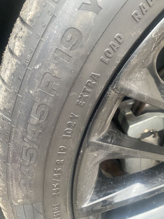 245/45/R19 диск с резиной Обмен можно