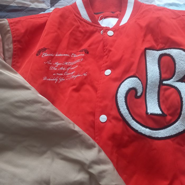 Продам ветровку новую