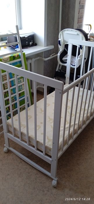Продам детскую кроватку Tomix Nikole.l