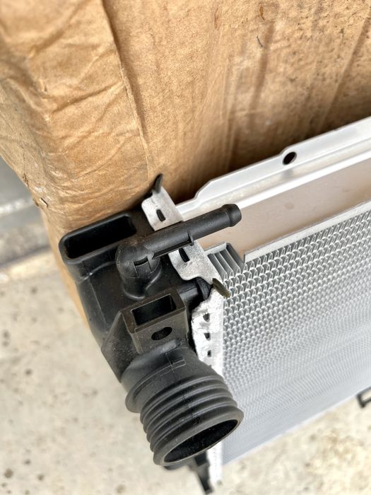 Радиатор охлаждения на BMW E38 E39 БМВ Е38 Е39