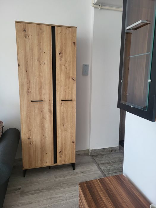 Închiriez garsonieră