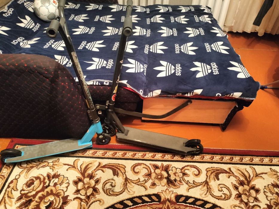 Продам самокаты 2шт