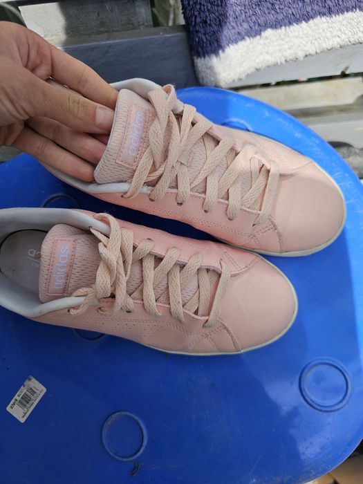 Adidasi originali roz