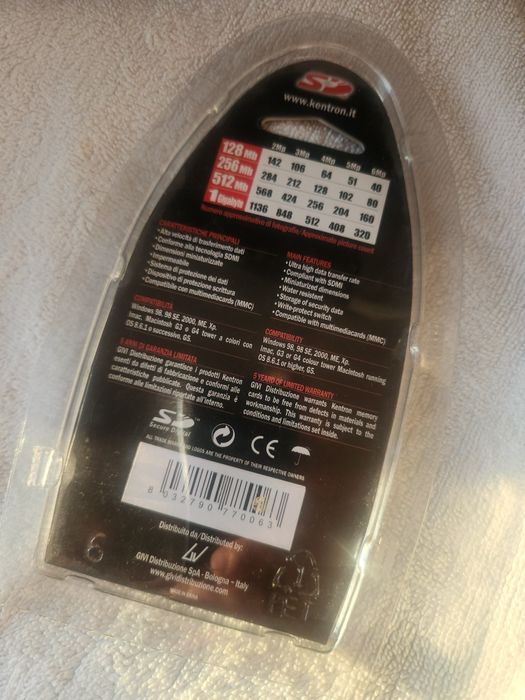 Продавам нова SD карта памет 256mb