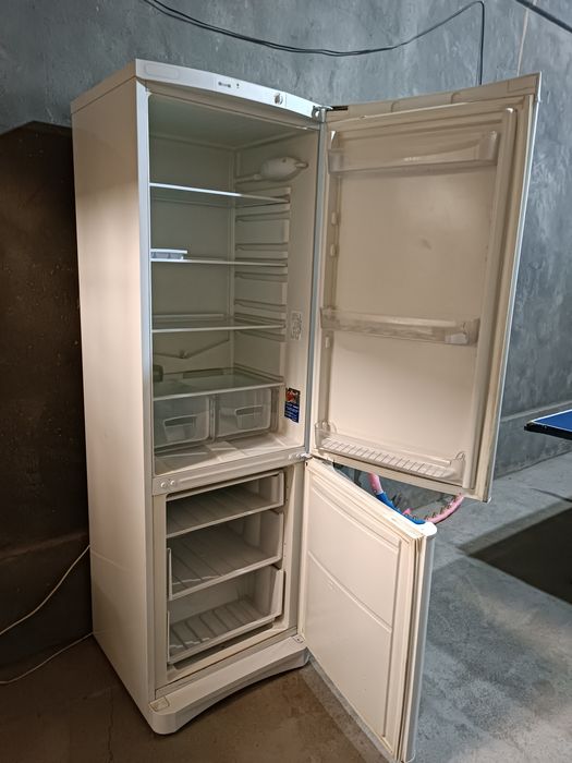 Muzlatgich indesit