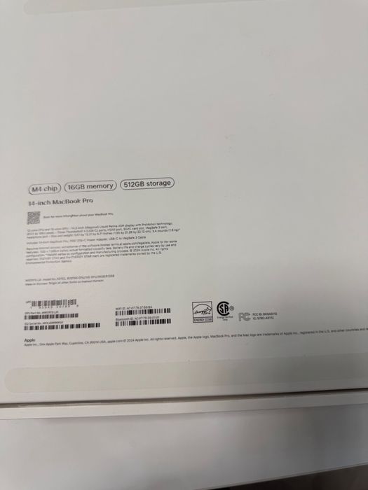 MacBook Pro  M4 chip 512GB Silver+ Magic mouse