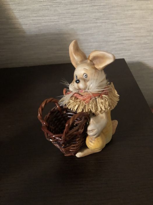 Статуэтки в лиличном состояние