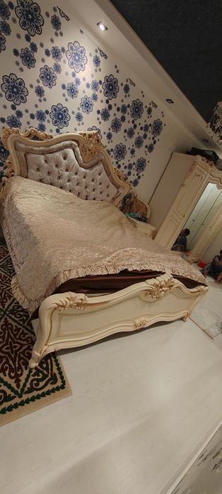 Продам спальный гарнитур срочно