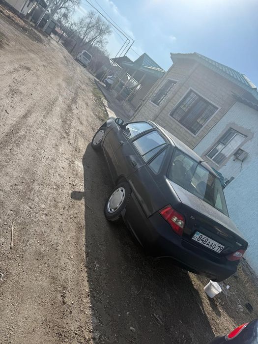 Продам Нексию срочно