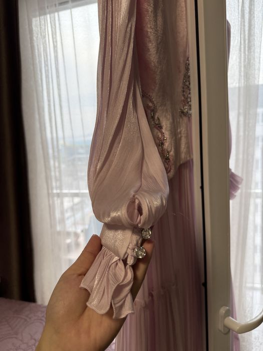 Продаю платье и кажекей