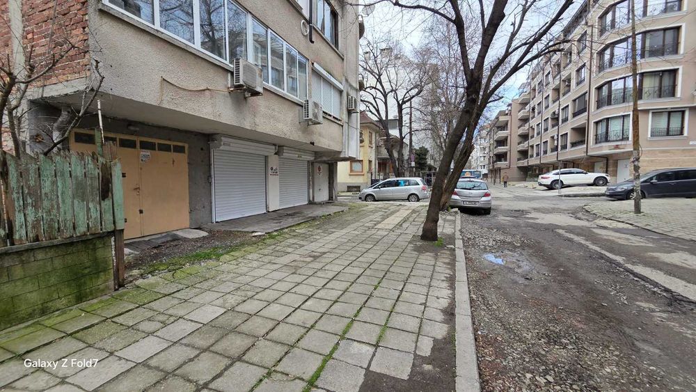 Функционален гараж със санитарен възел