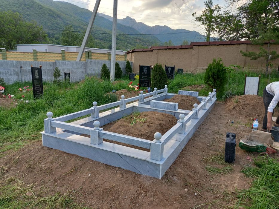 QABR TOSHLARI, yozib urnatish xizmati