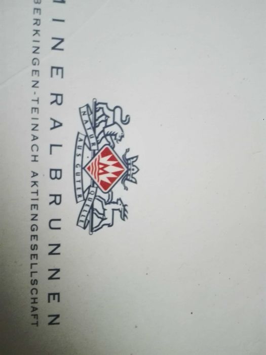 Детски играчки - рекламни камиончета и кубче на Рубик.