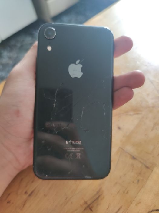 Vând iPhone XR 200 negociabil