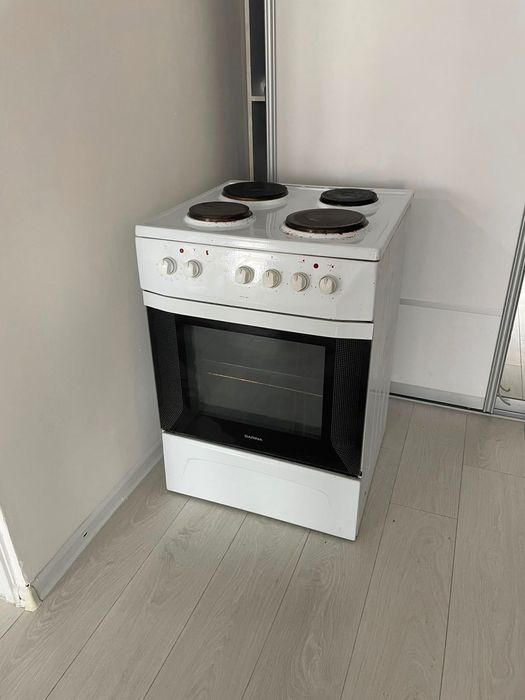 Продам электрическую плиту