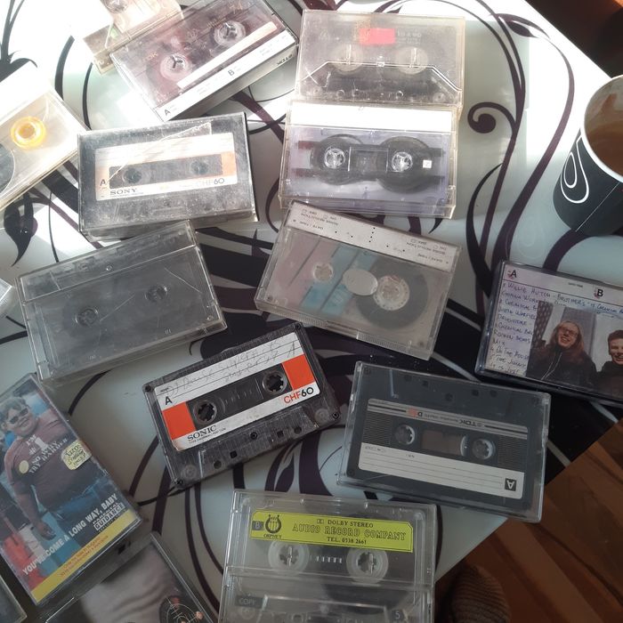 Лот касети със касетодържачи