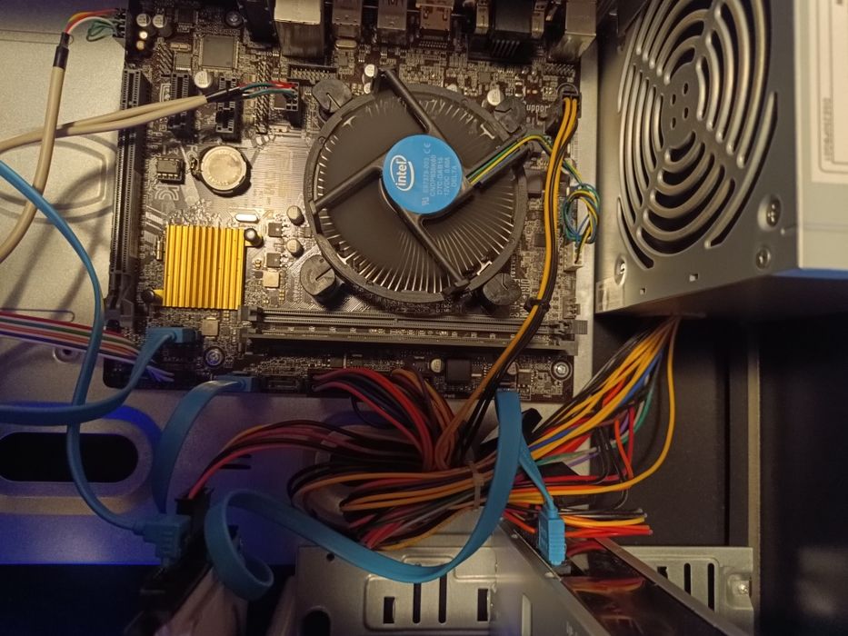 4-ядрен компютър  i-5 Asus H110M