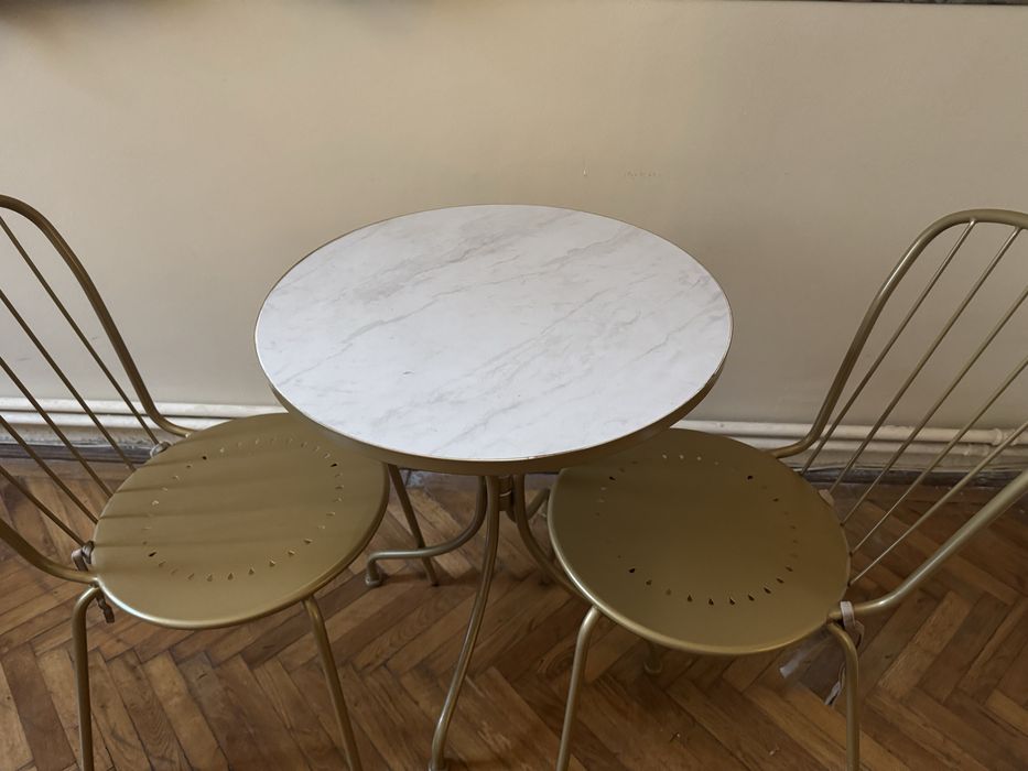 Masa cu scaune (mai multe bucati disponibile)