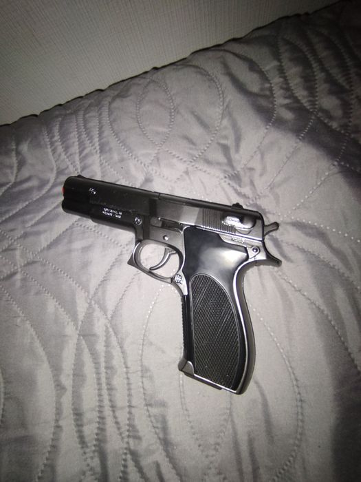 Пистолет GONHER игрушечный на пистонах