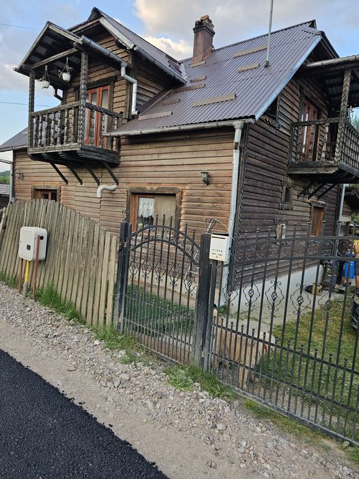 Casa de vânzare în Vama. Județul Suceava
