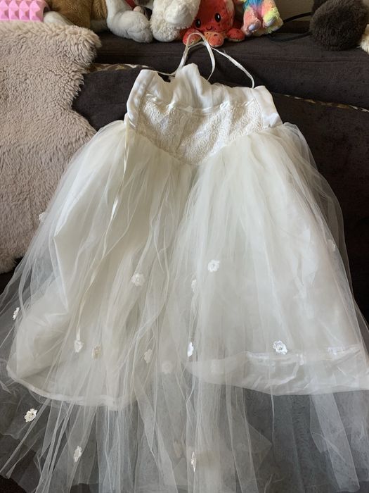 Платья нарядные 7-9 л рост 130-140 см