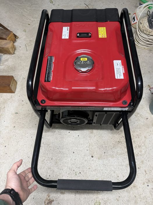 Монофазен генератор  8.5 кв ( чисто нов )