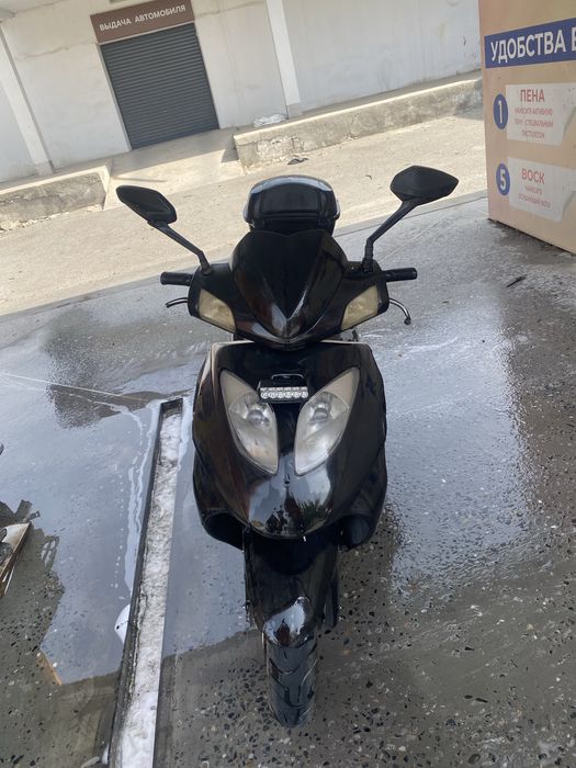 Скутер 150 куб сотилади