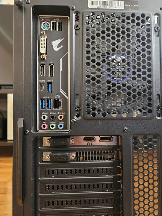 Геймърски компютър, MB Gigabyte Aorus, Intel i3, SSD 480GB, Ram 16GB..