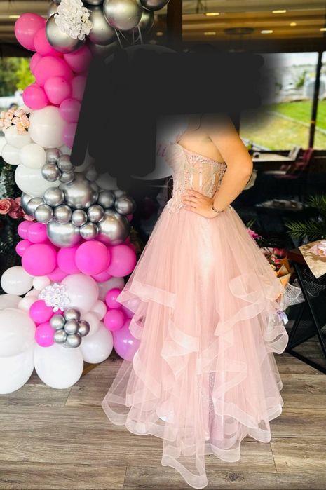 Разкошна бална рокля