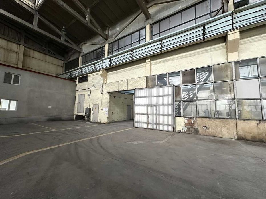 Дава се под наем Склад в Пловдив, Индустриална зона - Юг - 3000 кв.м за 10710 € - Снимка #3