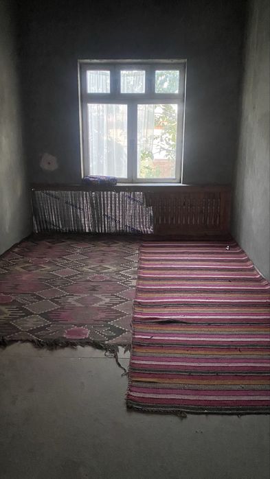 Sergeli hovli arenda 2 etaj 8 sotix