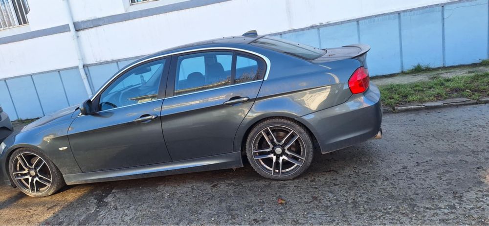 Bmw e90 320i facelift
