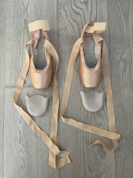 Балетни обувки-палци