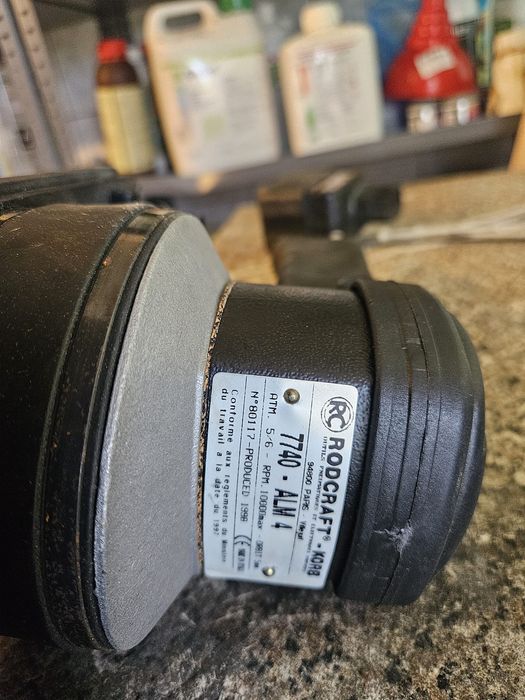 Slefuitor pneumatic nou