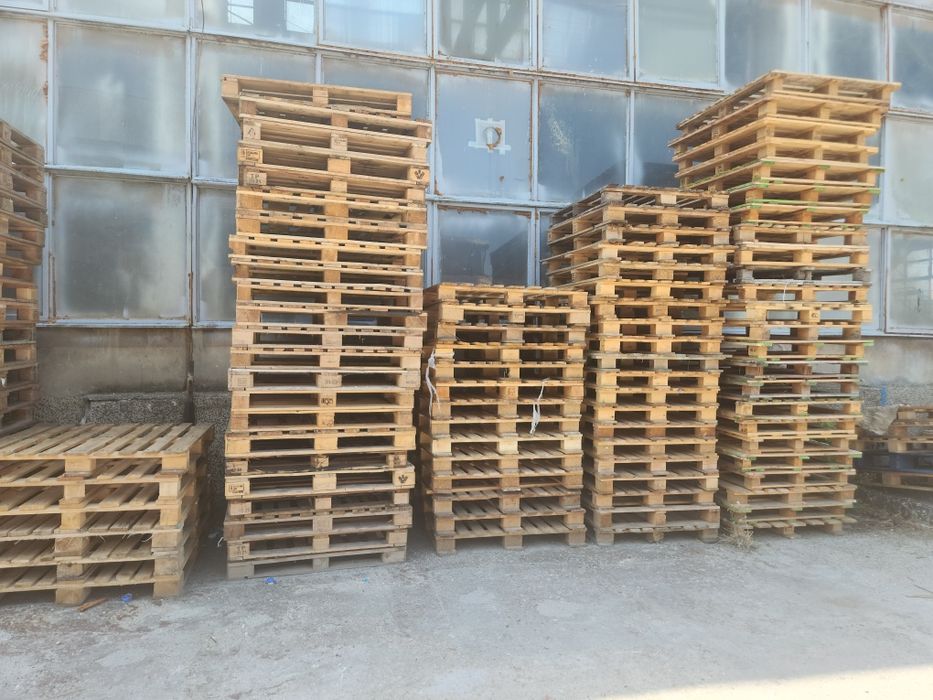 Дървени палети и скари