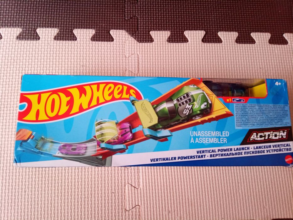 Hot wheels писта с изтрелвачка и количка Unassembled