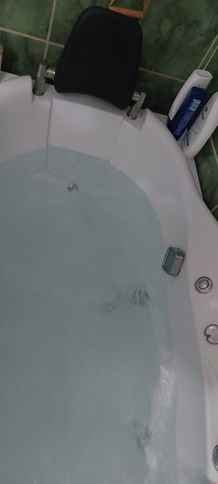 Vand vana cu hidromasaj