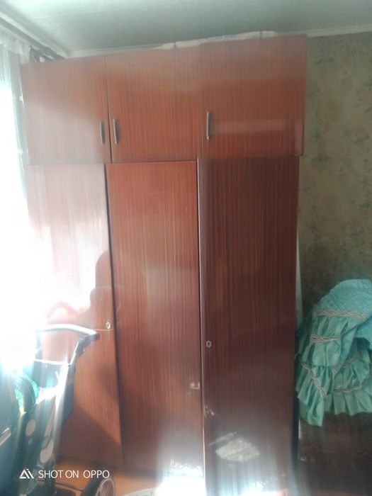 Шкаф плательный с полками,