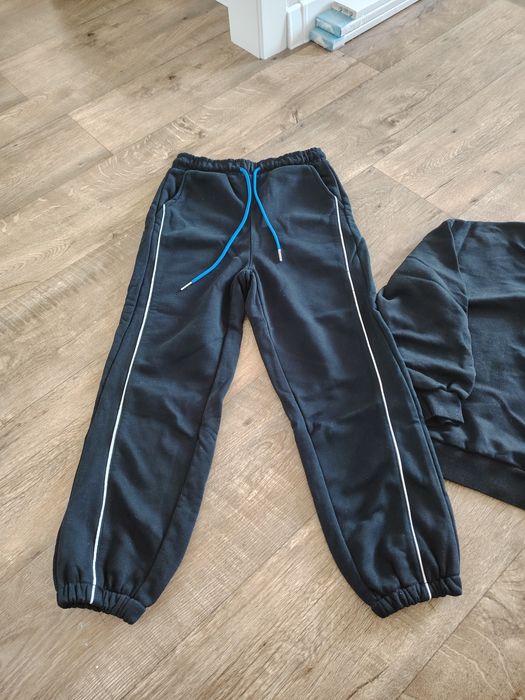 Продам новый комплект для мальчика