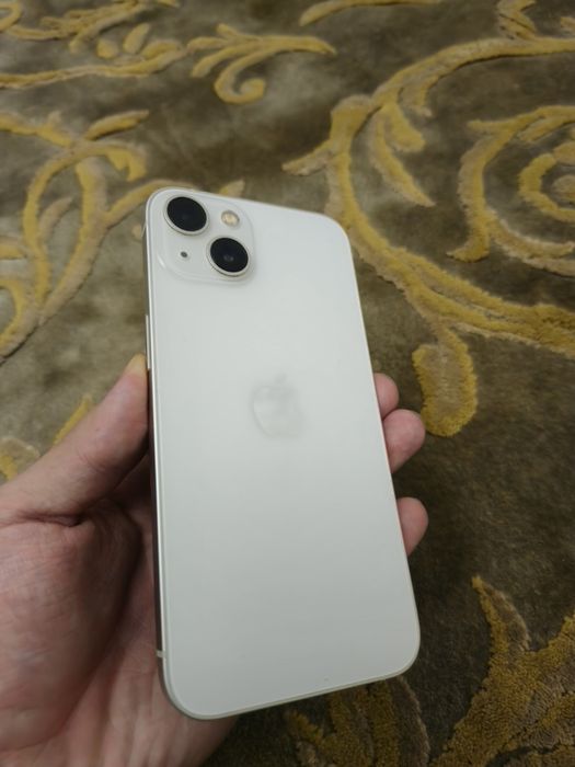 IPhone 13.          .