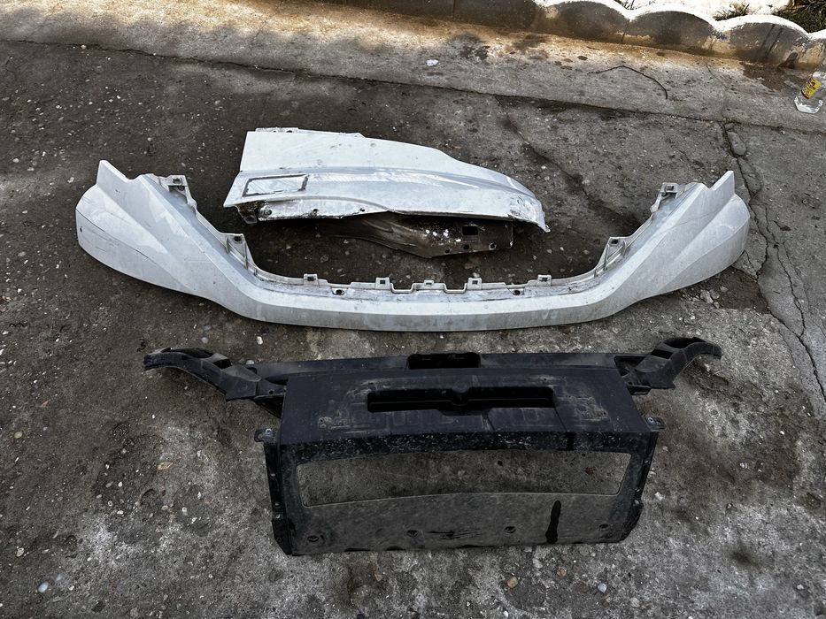Aripă dreapta.grilă iveco.