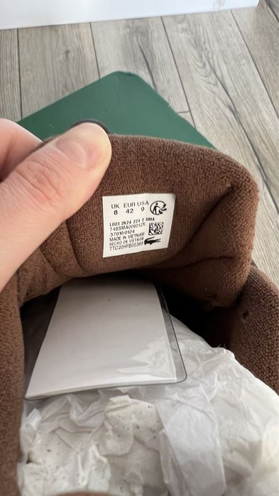 Продам кроссовки Lacoste